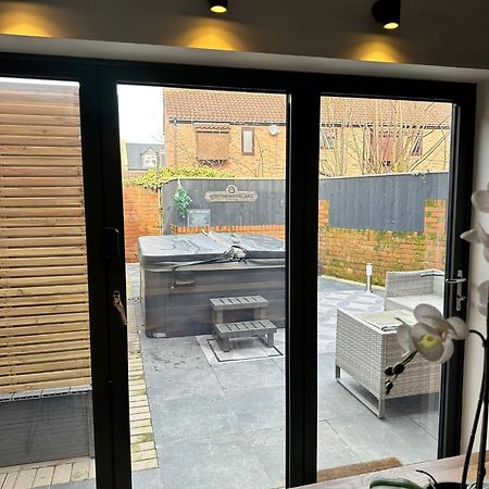 Town Center Cottage With Hot Tub Morpeth Esterno foto
