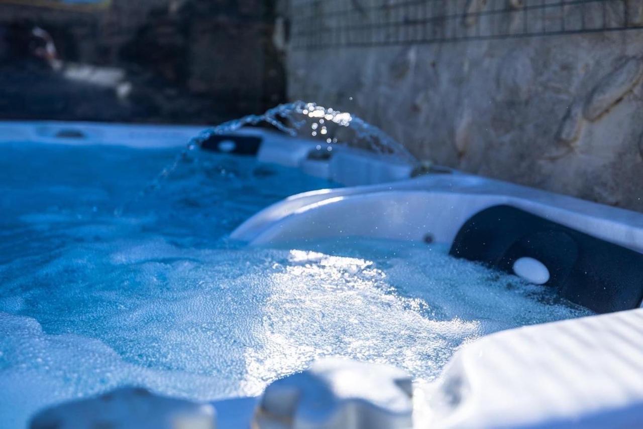 Town Center Cottage With Hot Tub Morpeth Esterno foto
