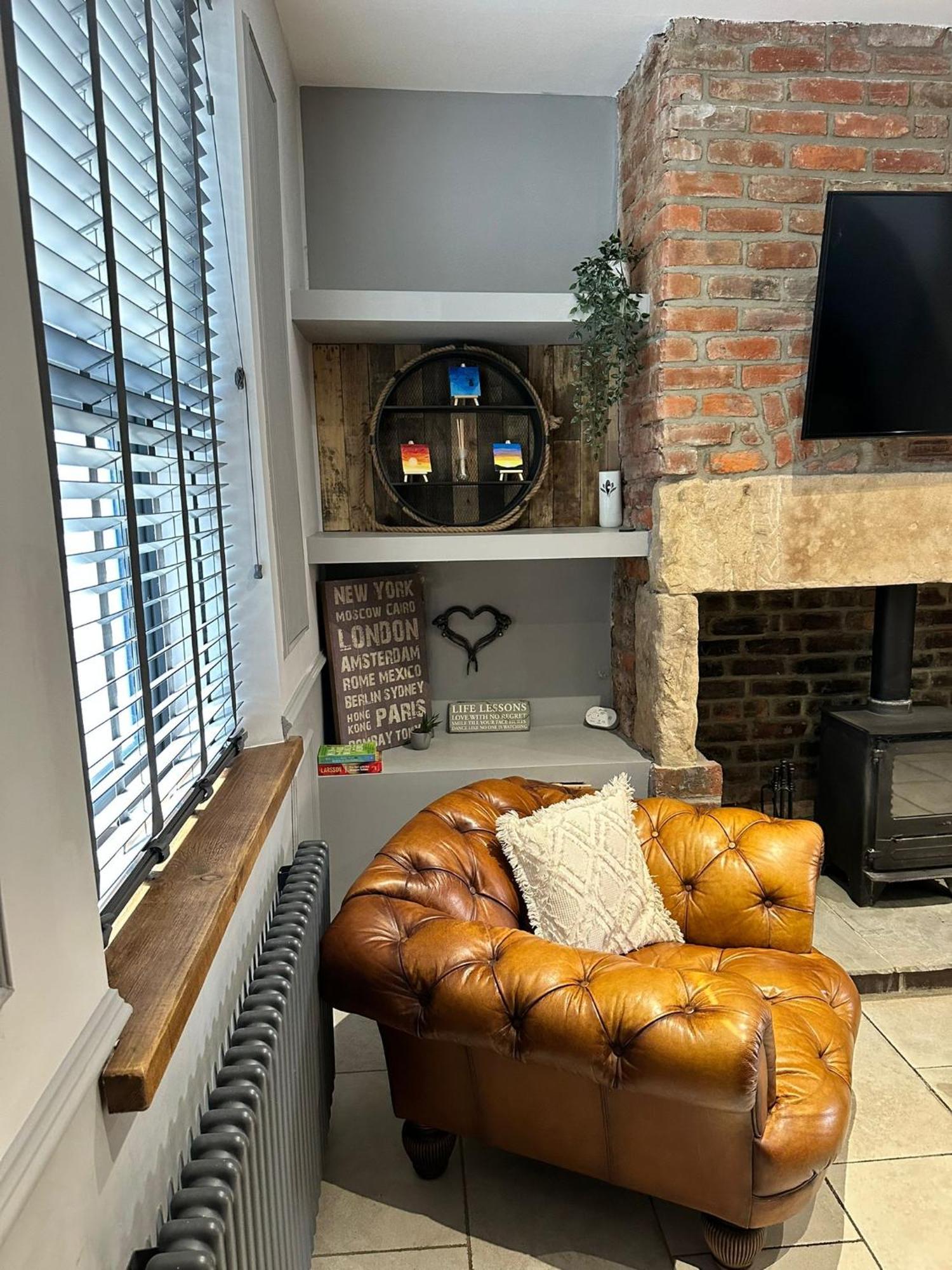 Town Center Cottage With Hot Tub Morpeth Esterno foto